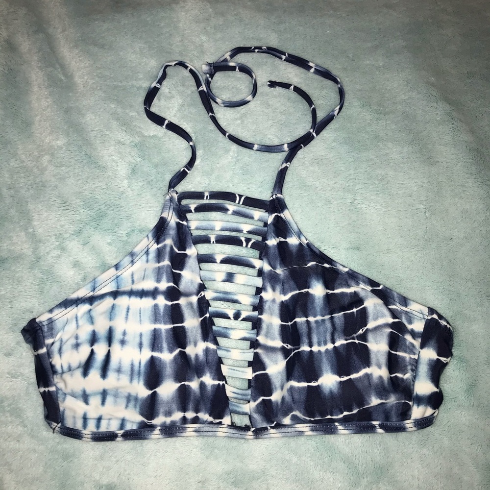Swimsuit top 🦋